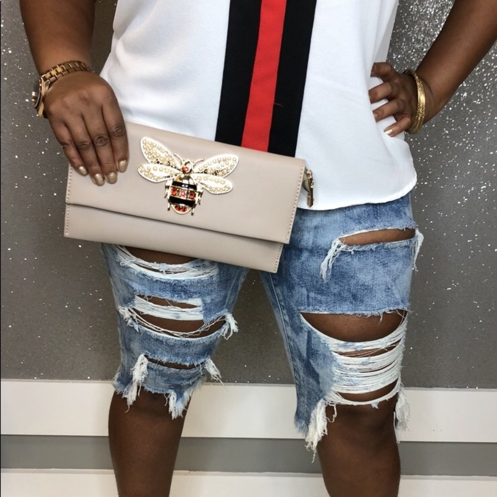 Rhinestone Bee Clutch - Picture 2 of 2